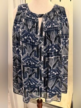 Alfani Navy and White Geometric Sleeveless Tank 2X Like New $27